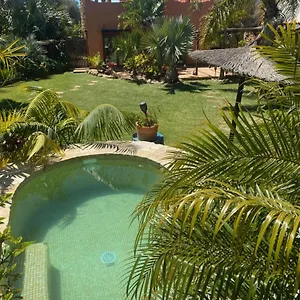  Сasa de vacaciones House Near Conil With A Tropical Garden And Pool